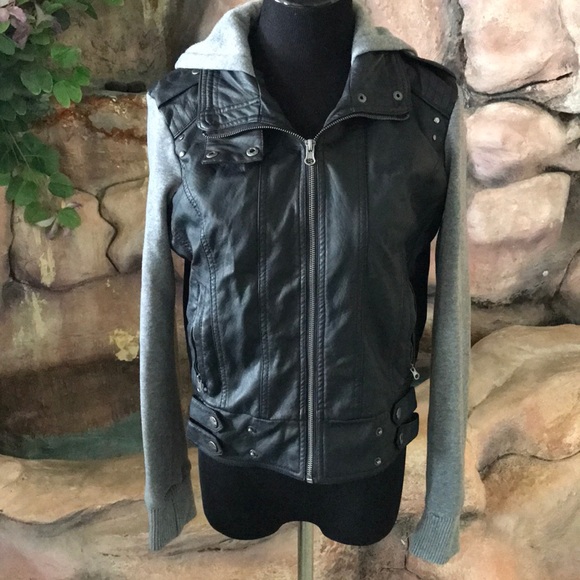 Jacket 🧥 - Picture 2 of 2